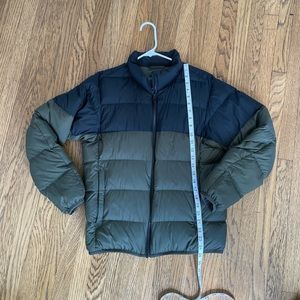 Uniqlo zip up green puffer jacket